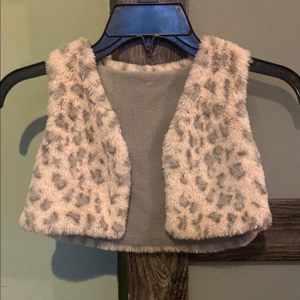 Kids Faux Fur Vest - Cream and Gray